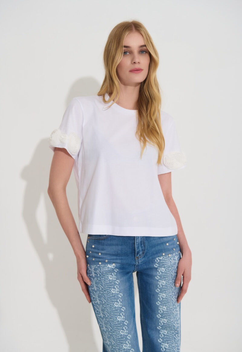 T-Shirt με Τριαντάφυλλα στους Ώμους