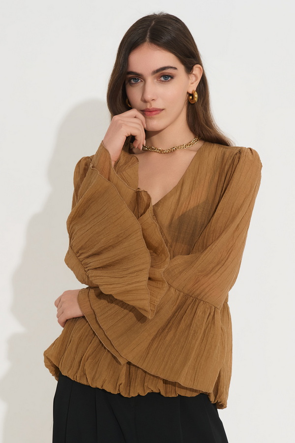 Ημιδιάφανo Πουκάμισο με V-Ντεκολτέ και Μανίκια Βολάν