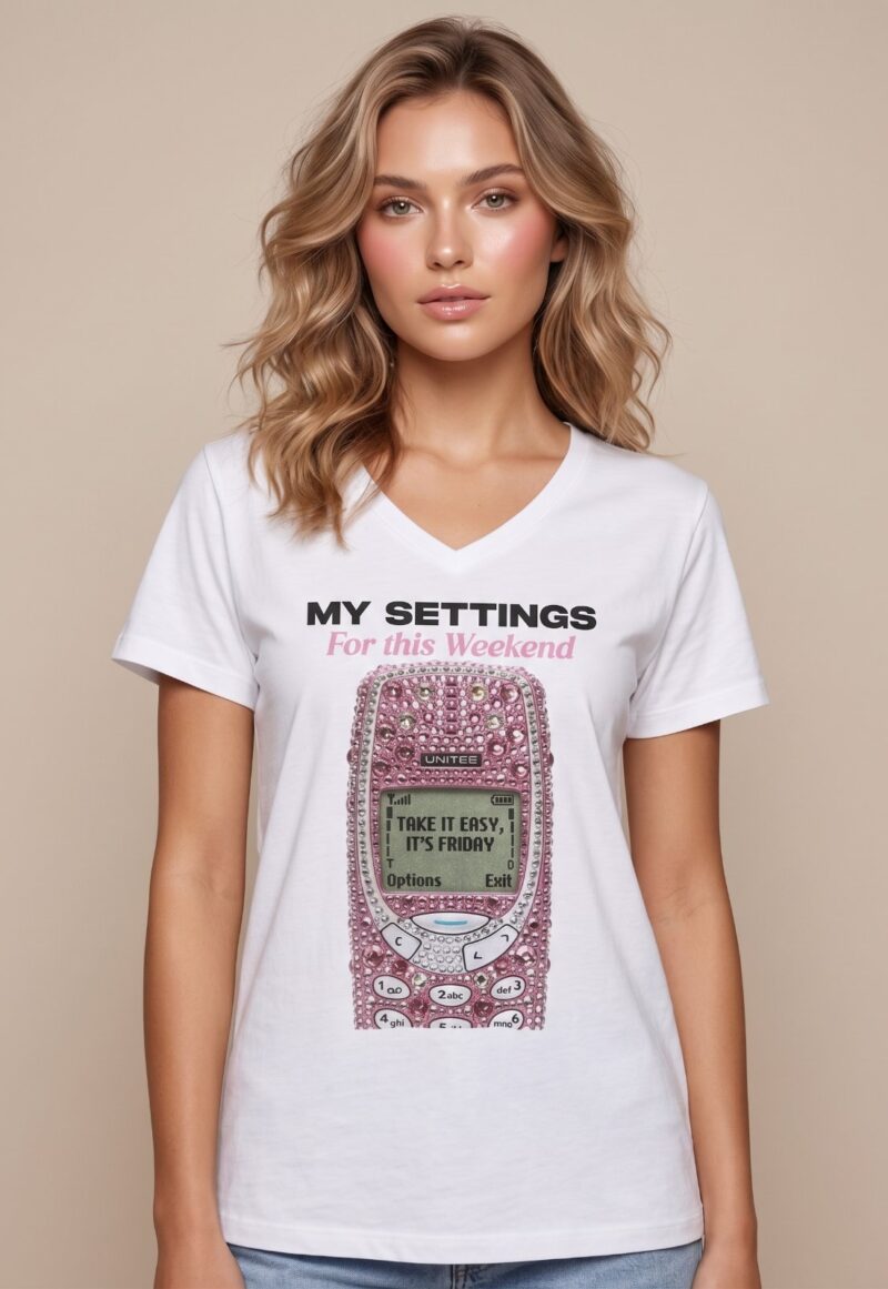 T-Shirt V-Neck με Στάμπα “Pink Phone”