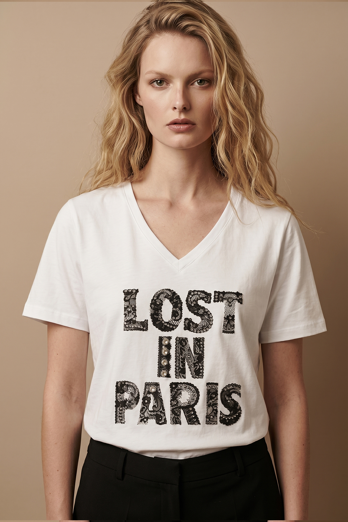 T-shirt με V Λαιμόκοψη Lost in Paris